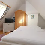 Köhler am Dorfteich